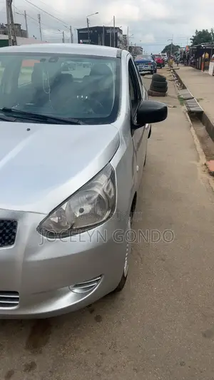 Mitsubishi Mirage 2012 Blanc