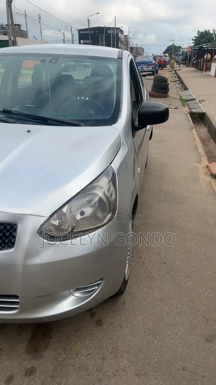 Mitsubishi Mirage 2012 Blanc