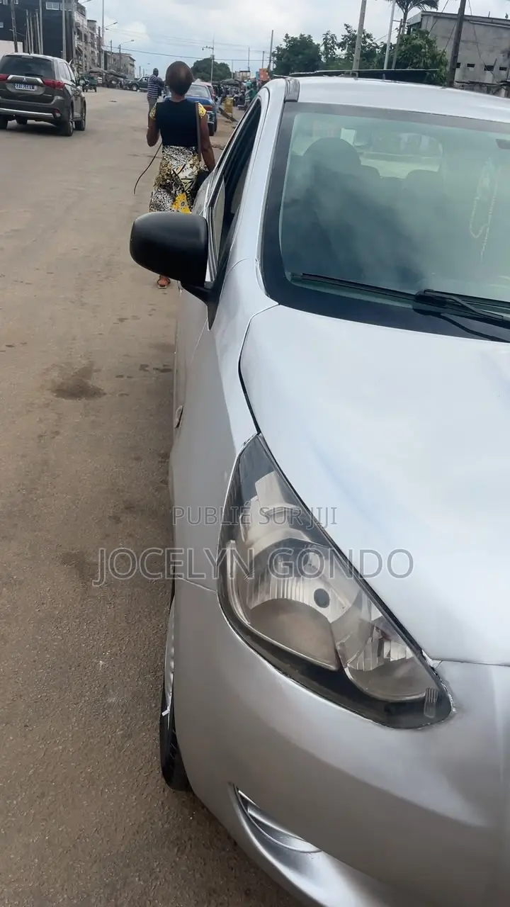 Mitsubishi Mirage 2012 Blanc