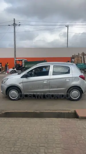 Mitsubishi Mirage 2012 Blanc