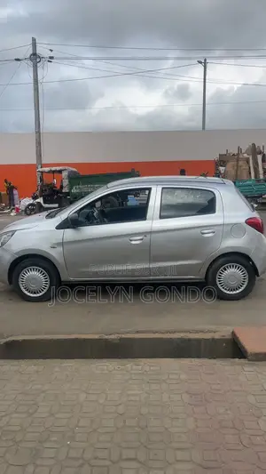 Mitsubishi Mirage 2012 Blanc