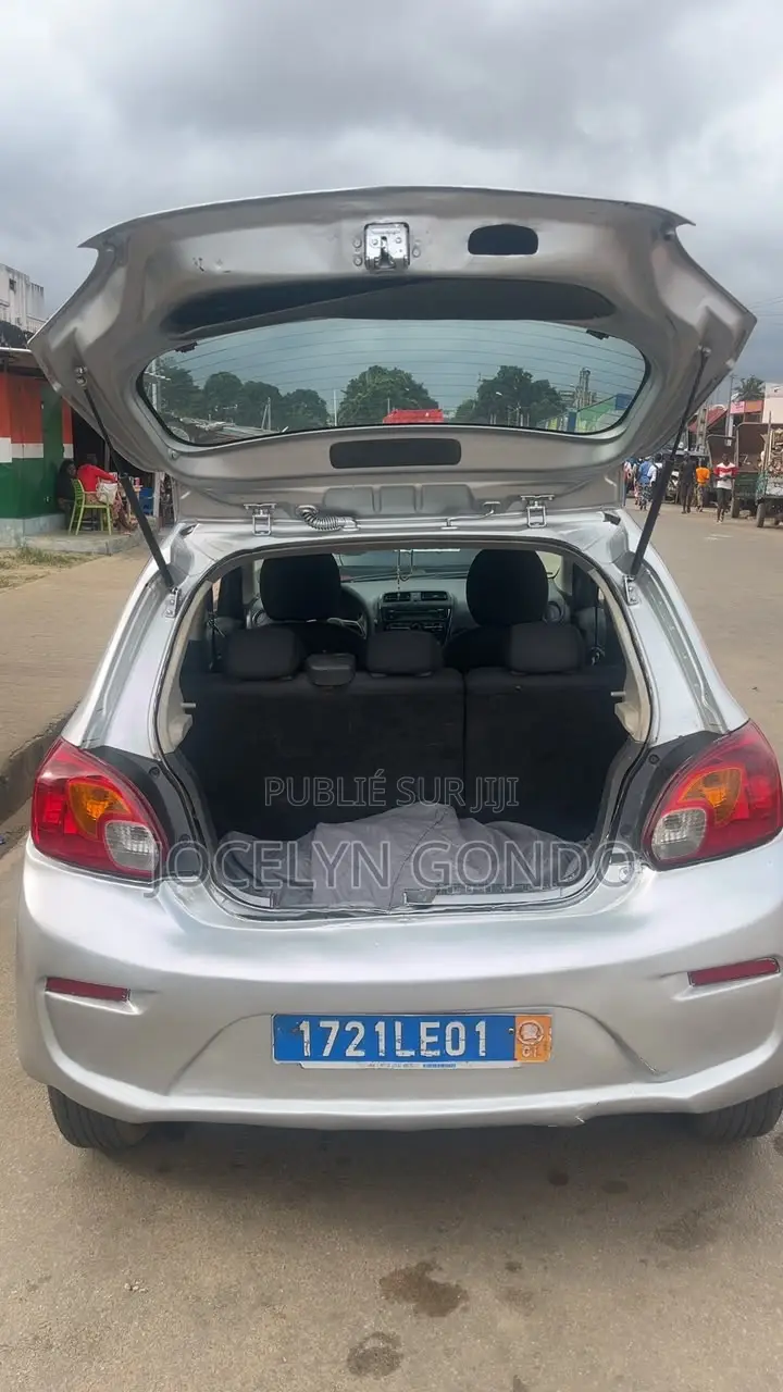 Mitsubishi Mirage 2012 Blanc