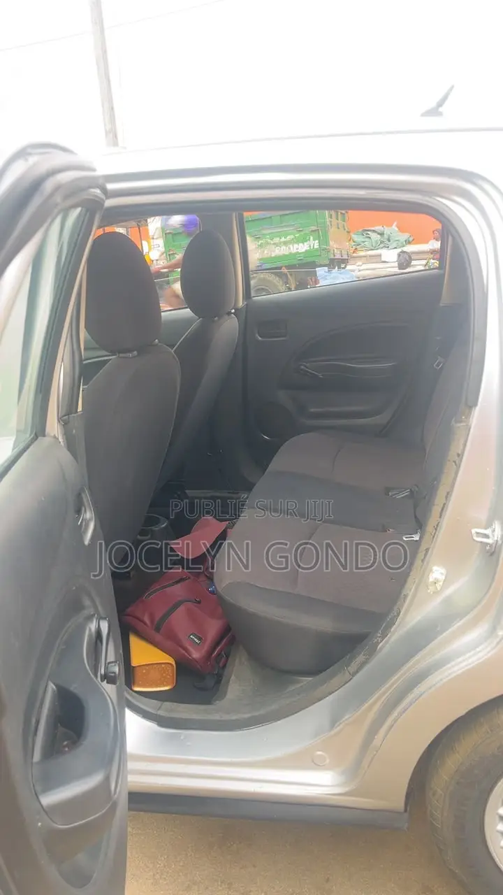 Mitsubishi Mirage 2012 Blanc