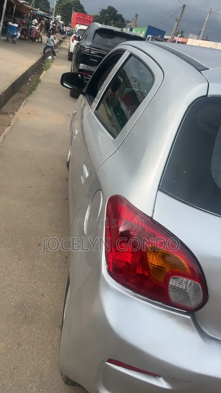 Mitsubishi Mirage 2012 Blanc