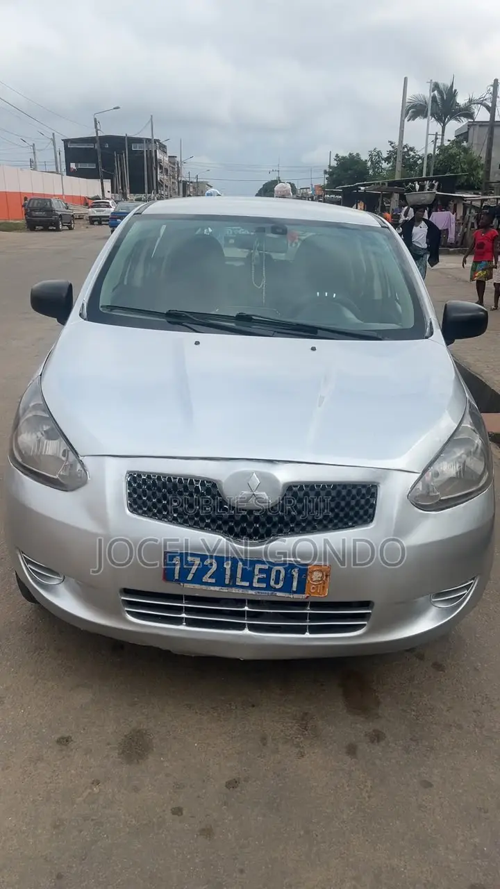 Mitsubishi Mirage 2012 Blanc