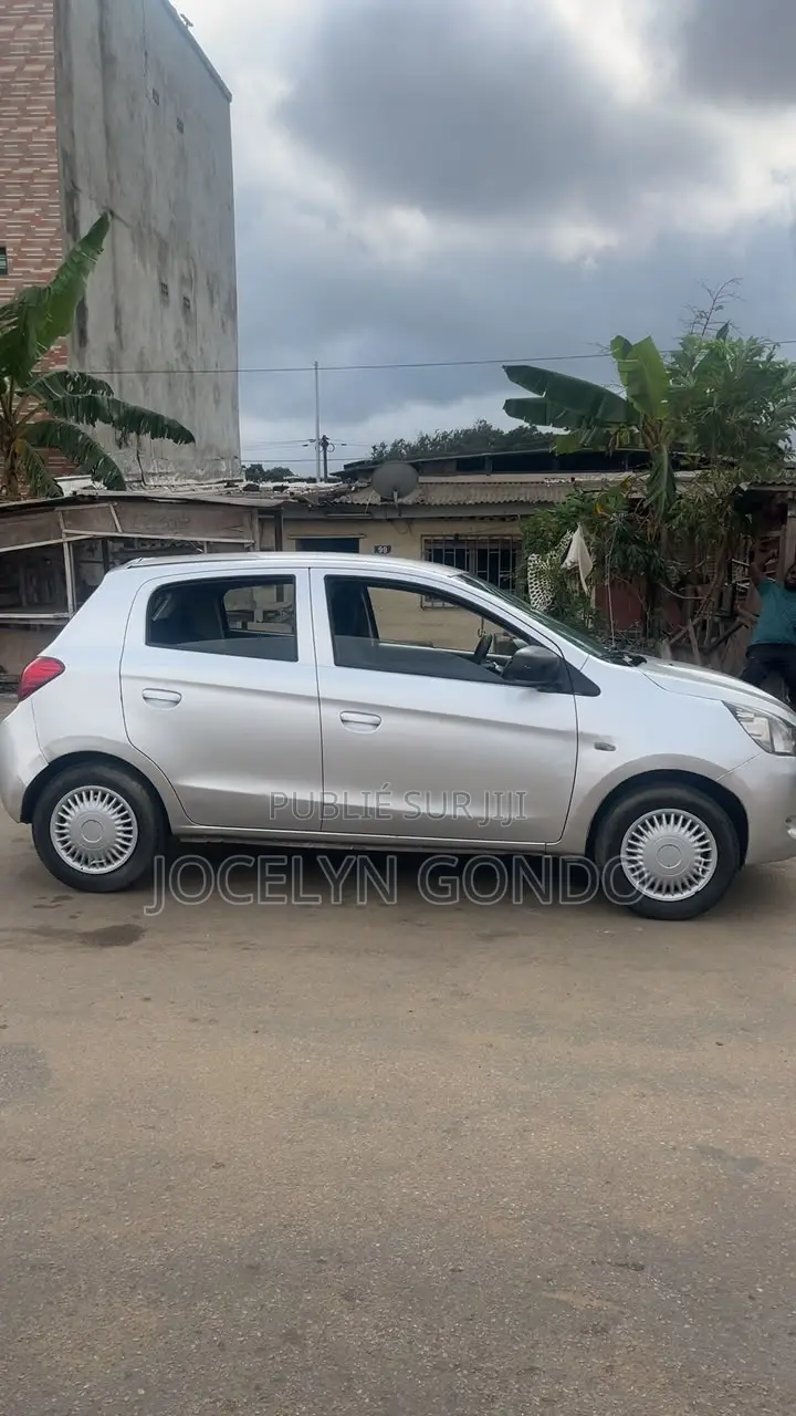 Mitsubishi Mirage 2012 Blanc