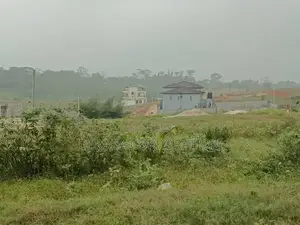 TERRAIN À VENDRE – AYAMAN THOMASSET  Sur La Voie D’Azaguié  Super