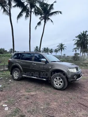 Mitsubishi Pajero 3.2 Di-Dc GLS 2011 Marron