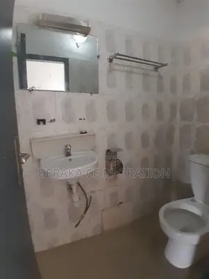 4chbre Duplex dans Beraka Corporation, Cocody à Louer