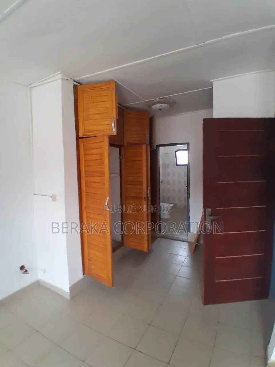 4chbre Duplex dans Beraka Corporation, Cocody à Louer