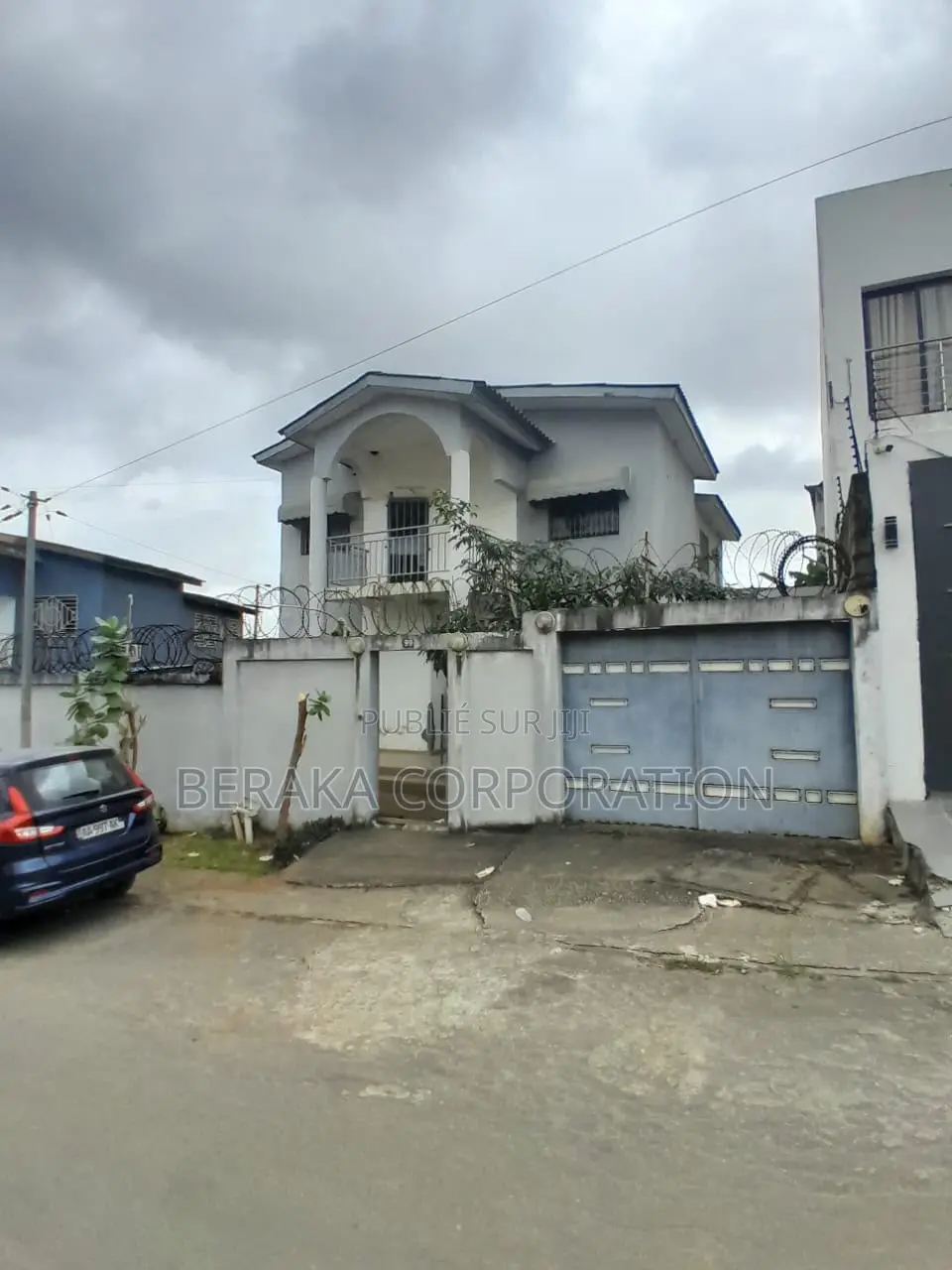 4chbre Duplex dans Beraka Corporation, Cocody à Louer