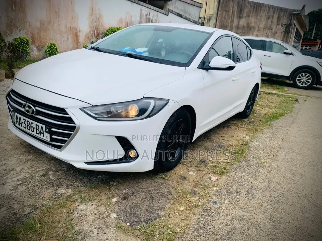 Hyundai Avante 2018 Blanc