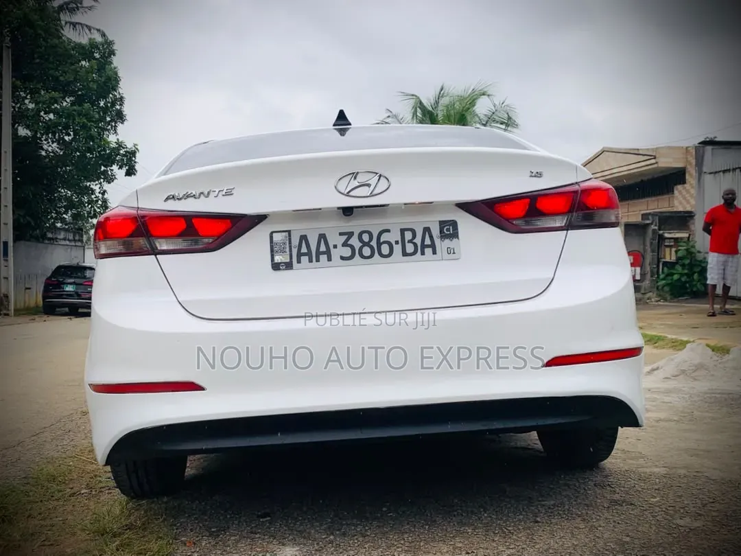 Hyundai Avante 2018 Blanc
