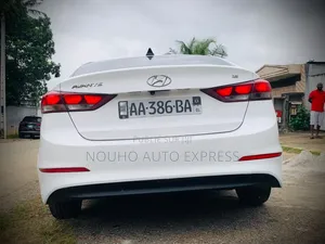 Hyundai Avante 2018 Blanc