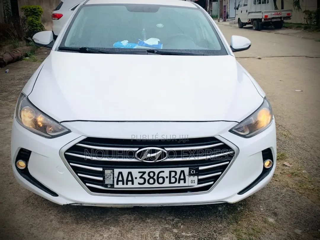 Hyundai Avante 2018 Blanc