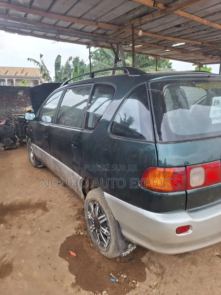Toyota Picnic 2.0 FWD 2008 Vert