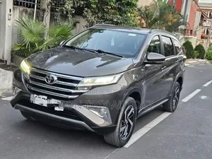 Toyota Rush 1.5 AWD 2021 Gris
