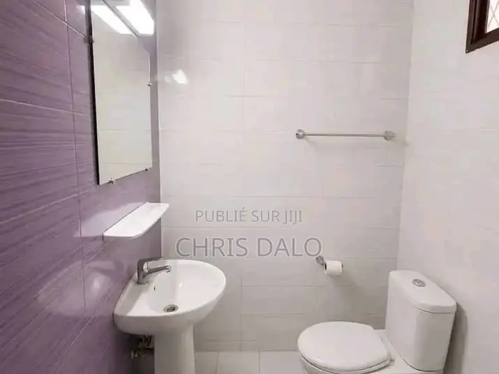3chbre Duplex dans Achy, Cocody à Louer