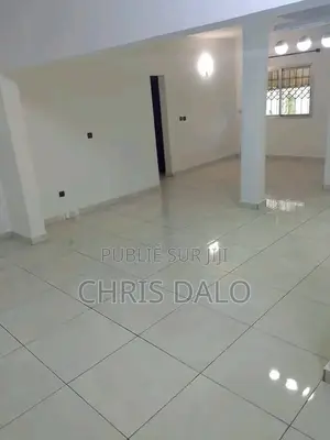 3chbre Duplex dans Achy, Cocody à Louer