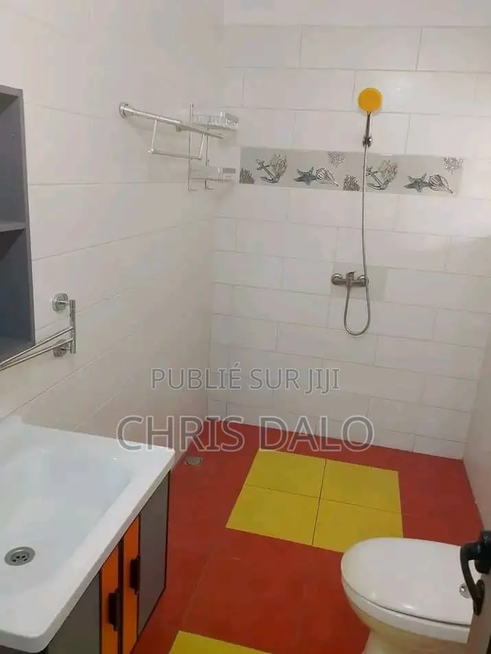 3chbre Duplex dans Achy, Cocody à Louer