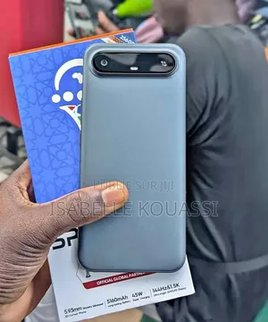 Nouveau Tecno Camon Slim 256 GB Gris