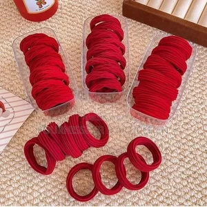 Chouchou Rouge Pour Cheveux.