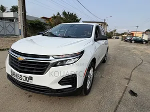 Chevrolet Equinox 2022 Blanc cassé