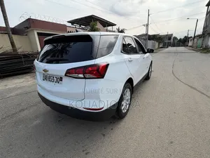Chevrolet Equinox 2022 Blanc cassé