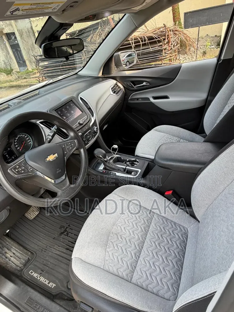 Chevrolet Equinox 2022 Blanc cassé