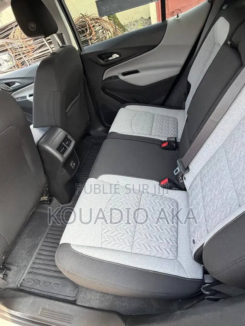 Chevrolet Equinox 2022 Blanc cassé