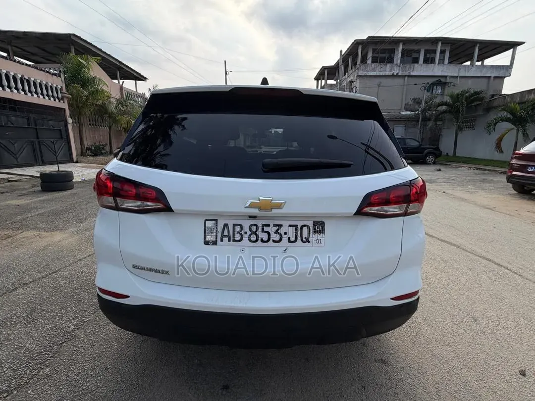 Chevrolet Equinox 2022 Blanc cassé