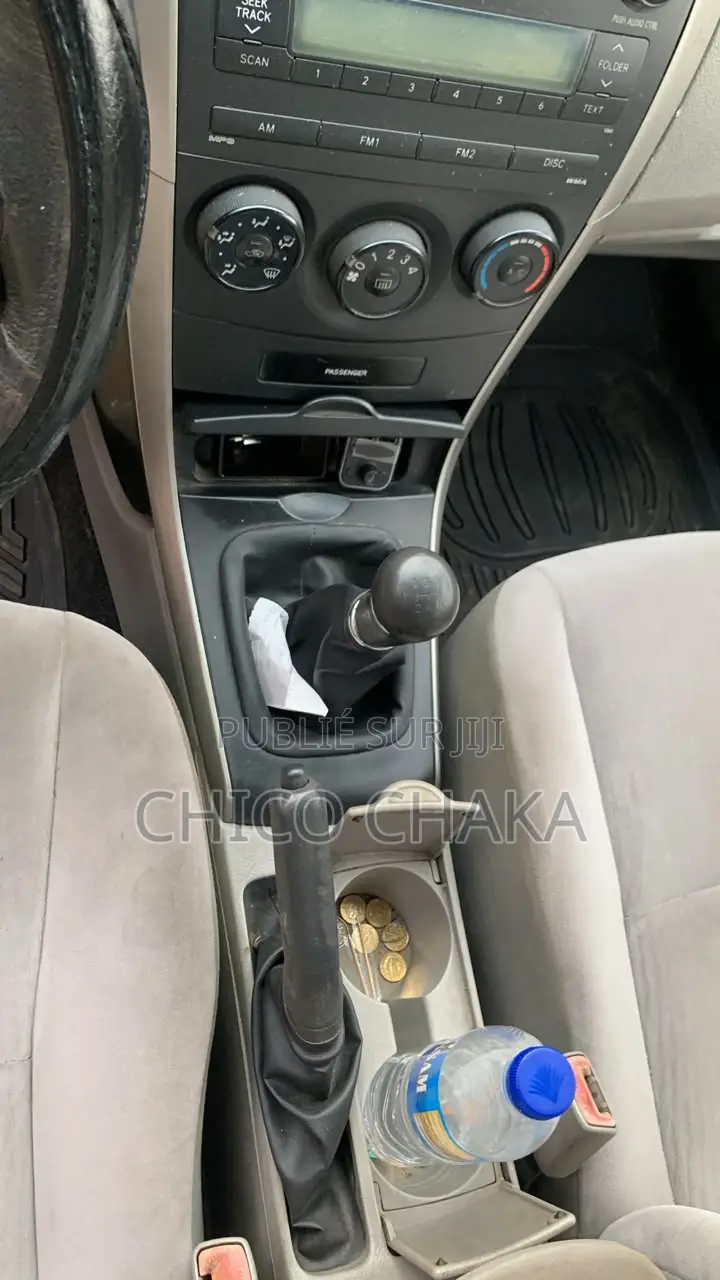 Toyota Corolla 2010 Blanc