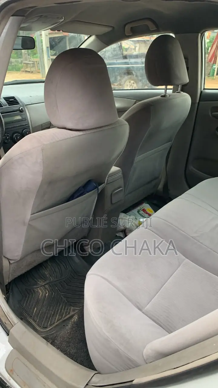 Toyota Corolla 2010 Blanc