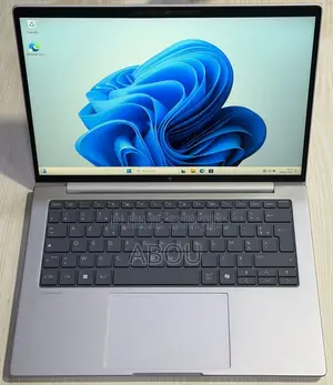 Nouveau HP EliteBook 640 G11 16GB AMD Ryzen 5 SSD 512GB