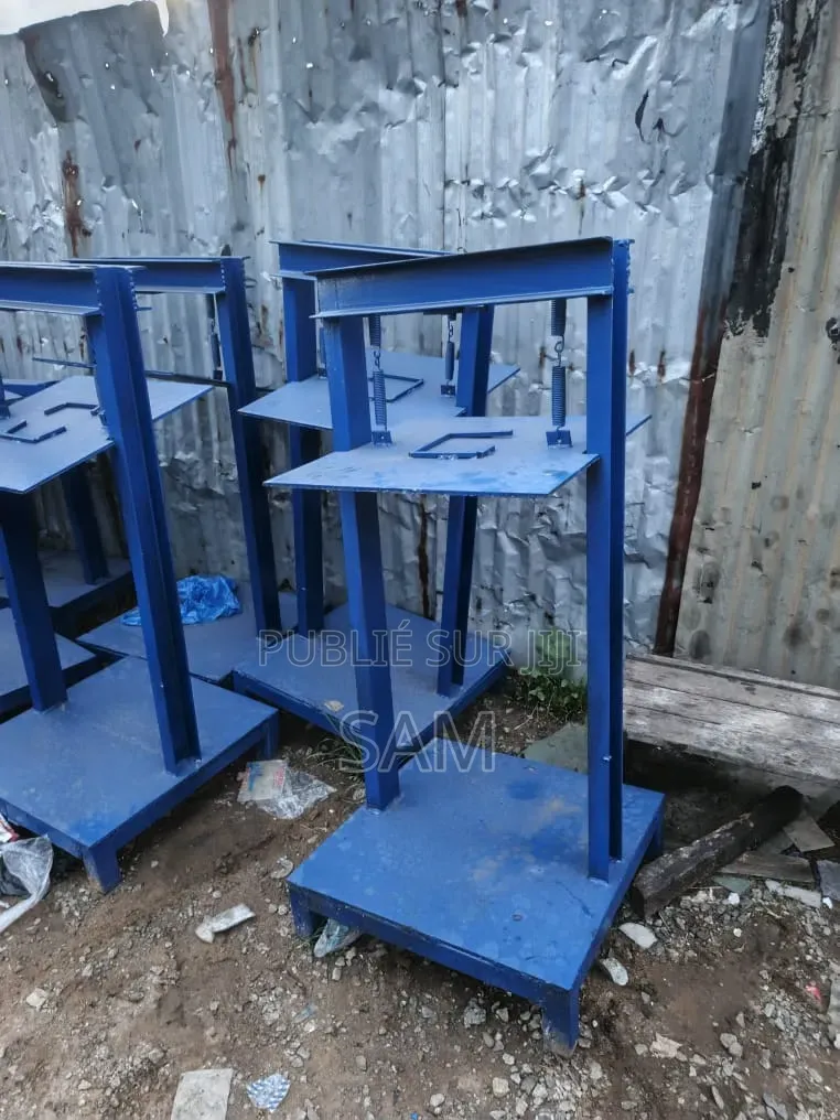 Presse À Crique Pâte d'Attieké