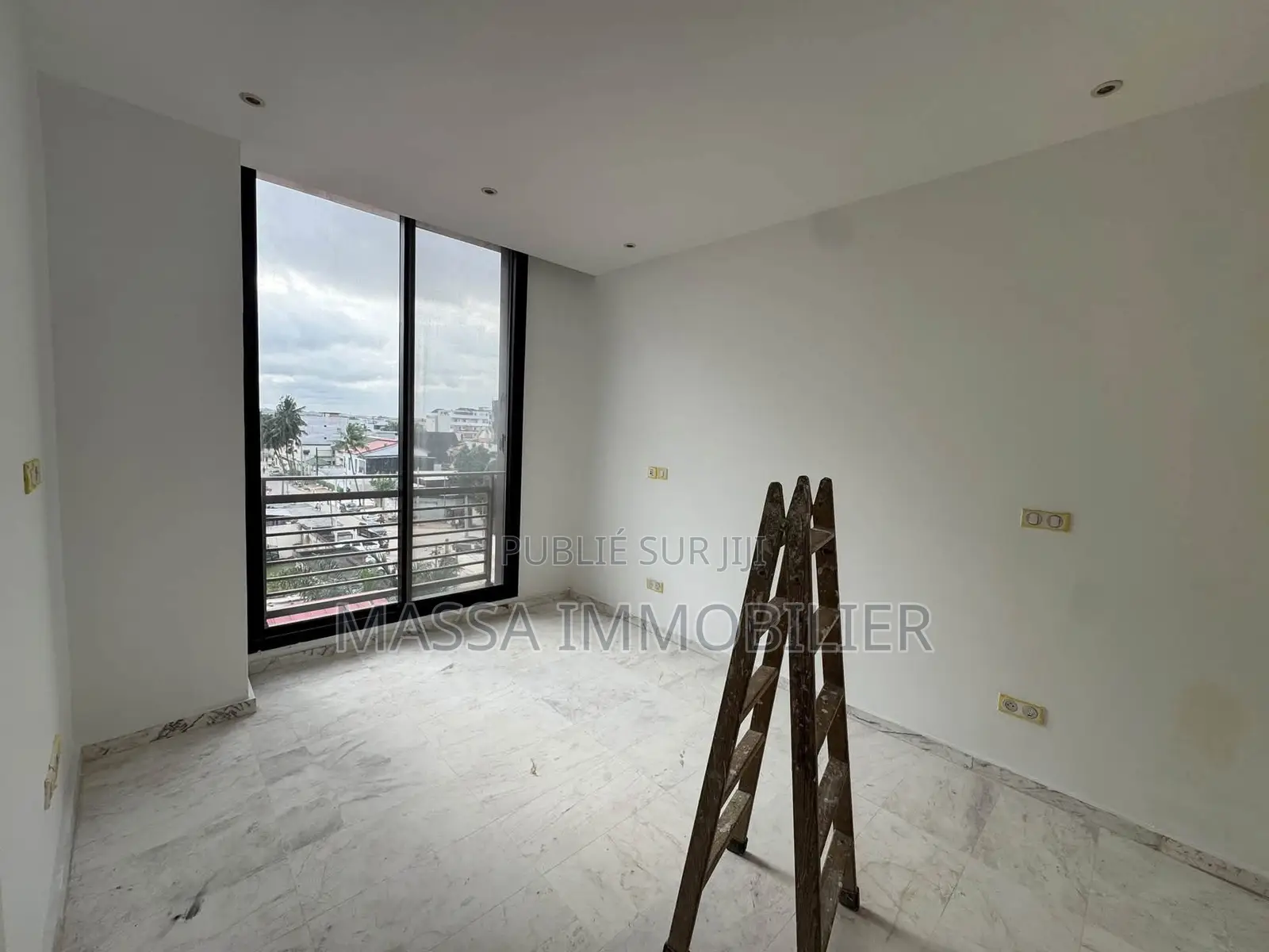4chbre Duplex dans Massa Immobilier, Cocody à Louer