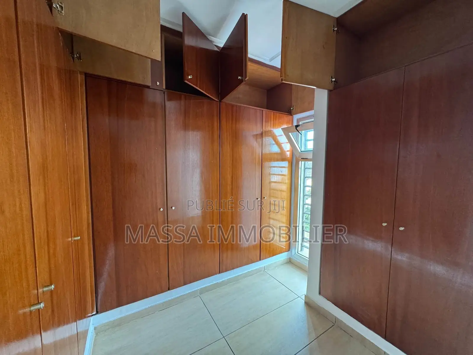 4chbre Duplex dans Massa Immobilier, Cocody à Louer