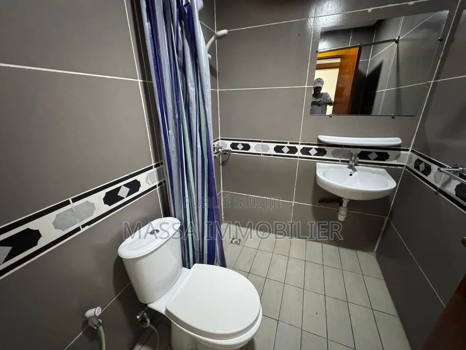 4chbre Duplex dans Massa Immobilier, Cocody à Louer