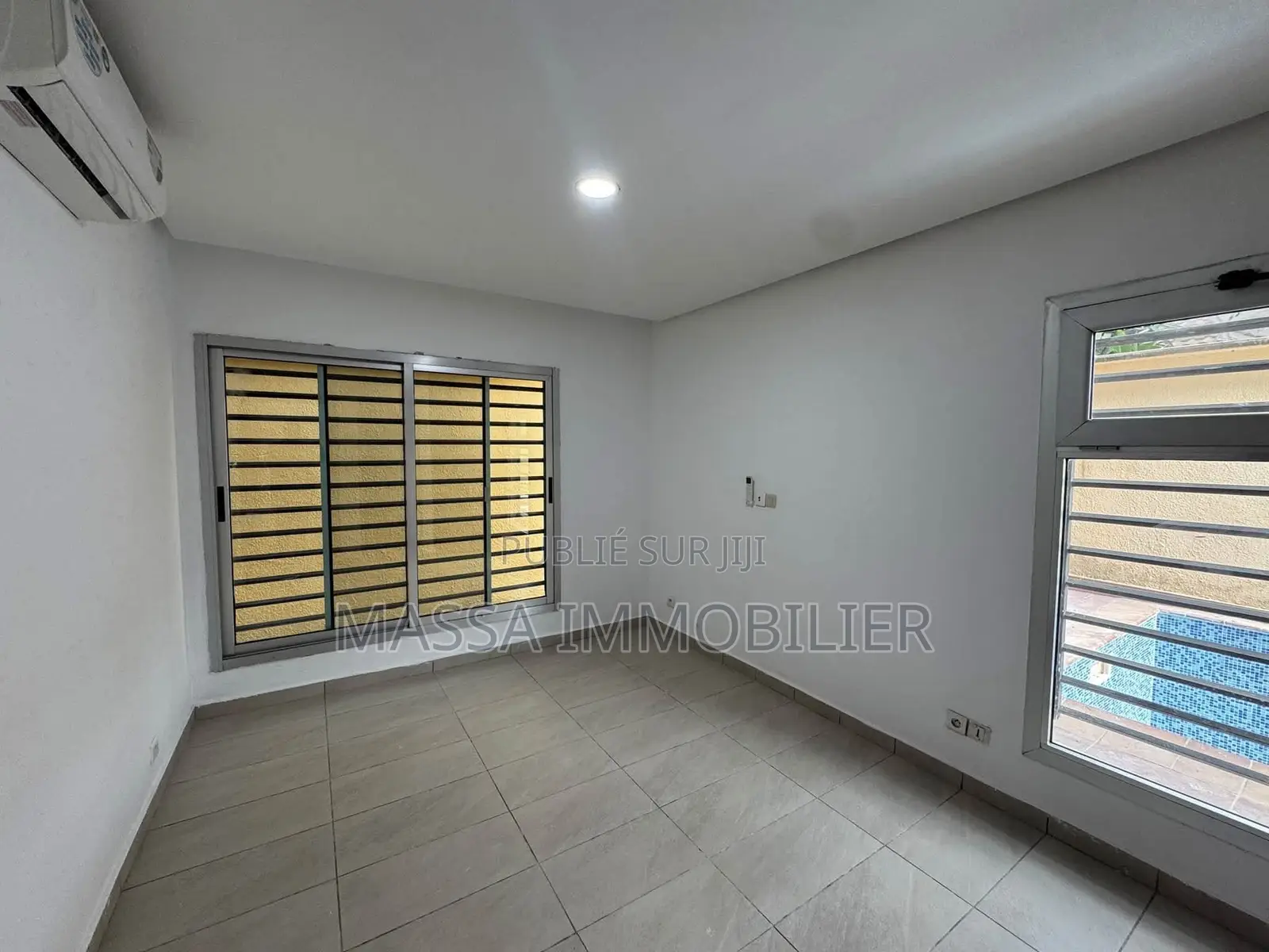 4chbre Duplex dans Massa Immobilier, Cocody à Louer