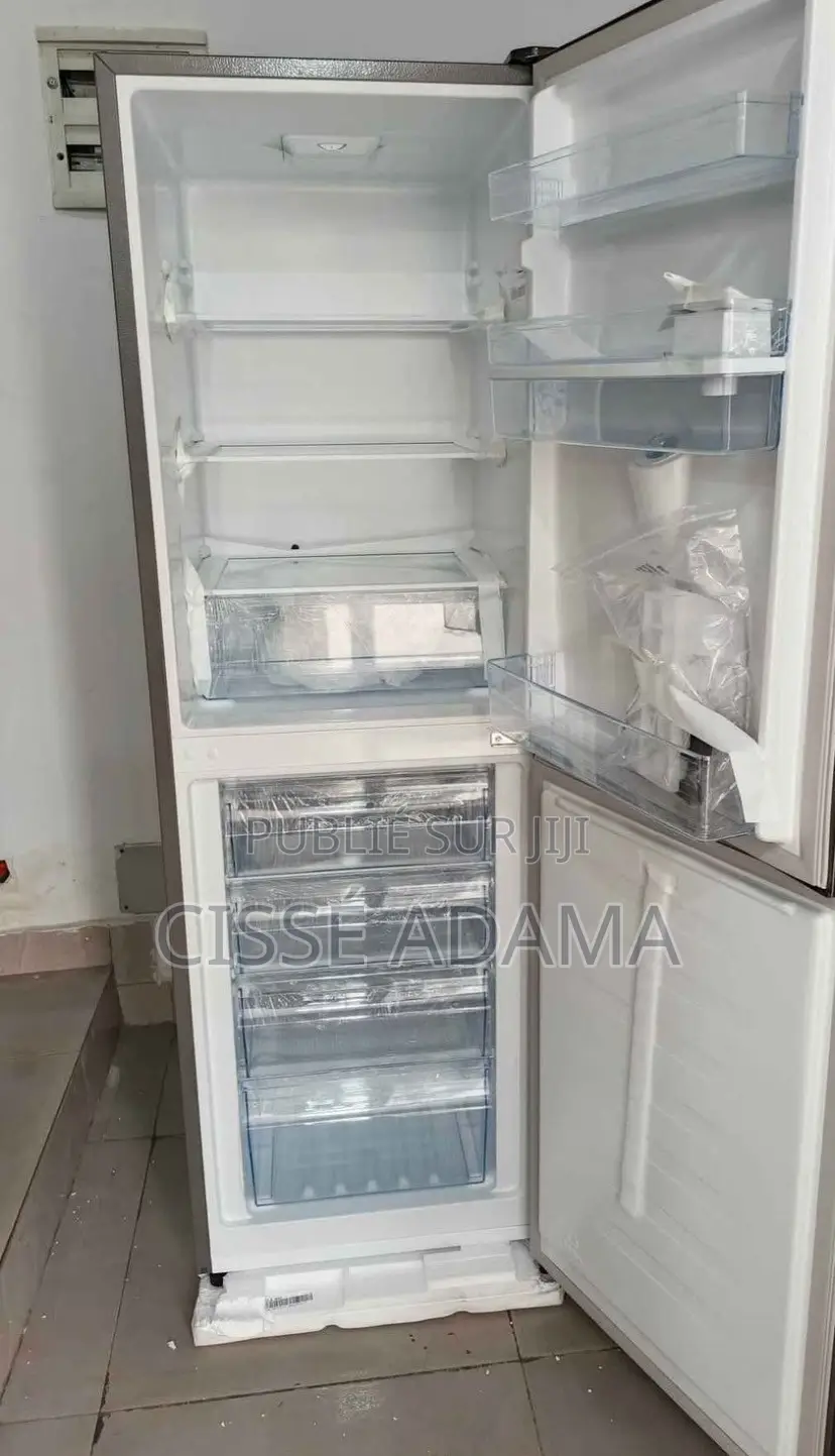 Réfrigérateur Combiné Hisense 240 Litres Avec Distributeur d'Eau