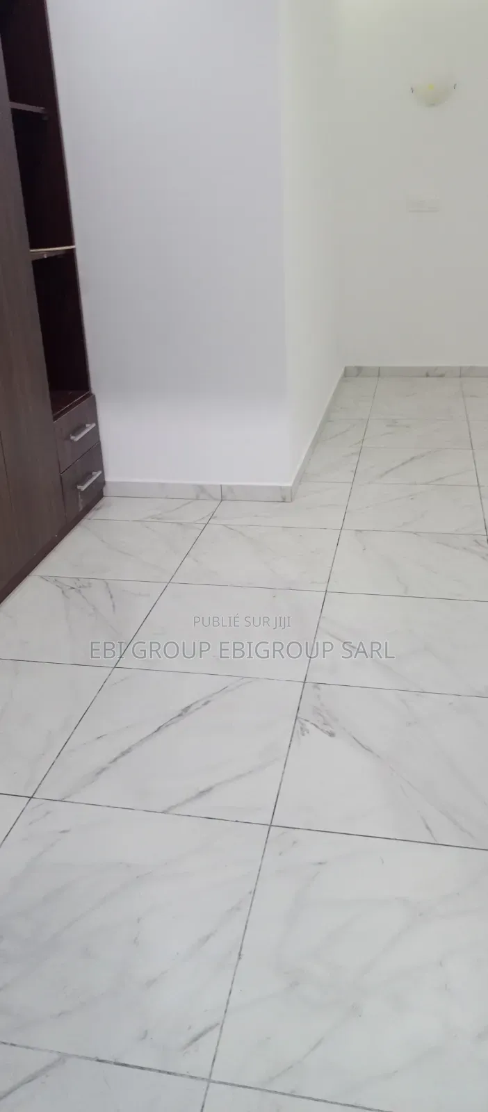 4chbre Appartement dans Ebigroup Sarl, Deux Plateaux à Louer