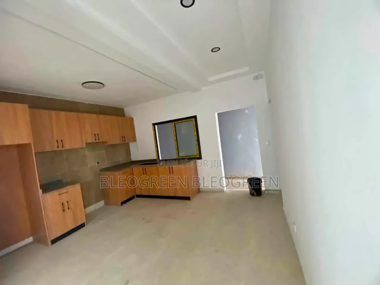 4chbre Duplex dans Immobilier De Luxe A, Cocody à Vendre