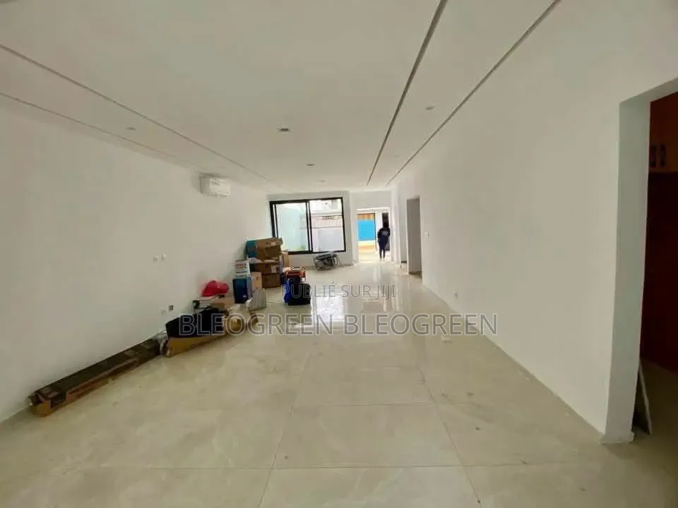 4chbre Duplex dans Immobilier De Luxe A, Cocody à Vendre