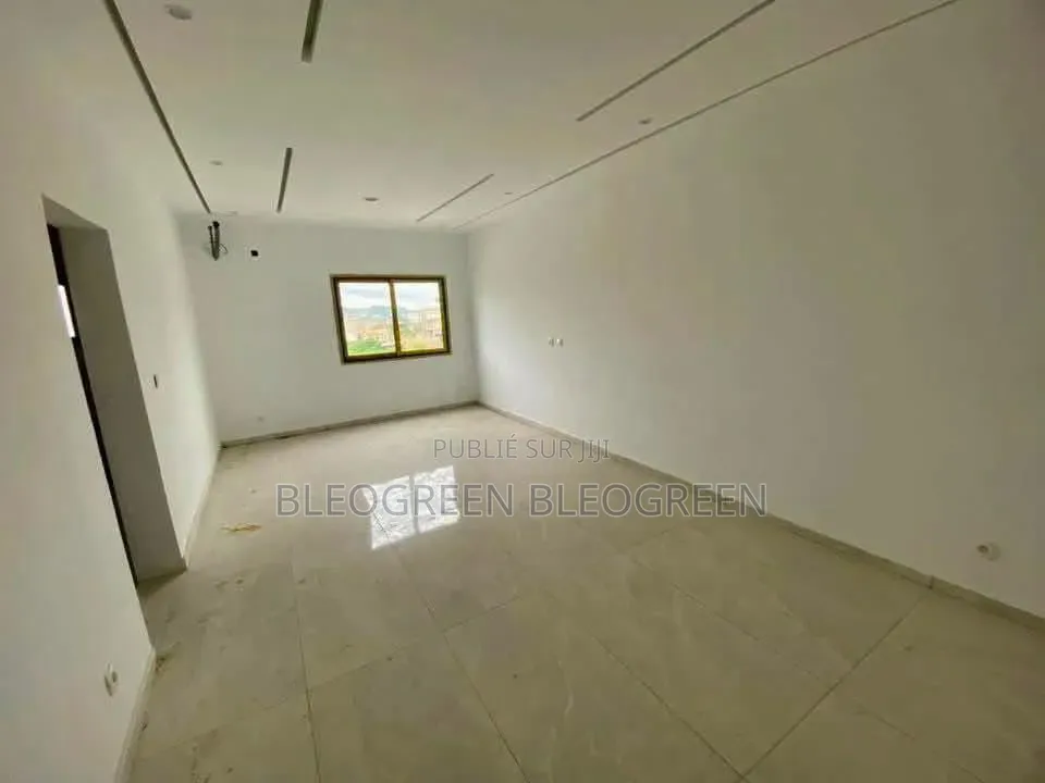 4chbre Duplex dans Immobilier De Luxe A, Cocody à Vendre