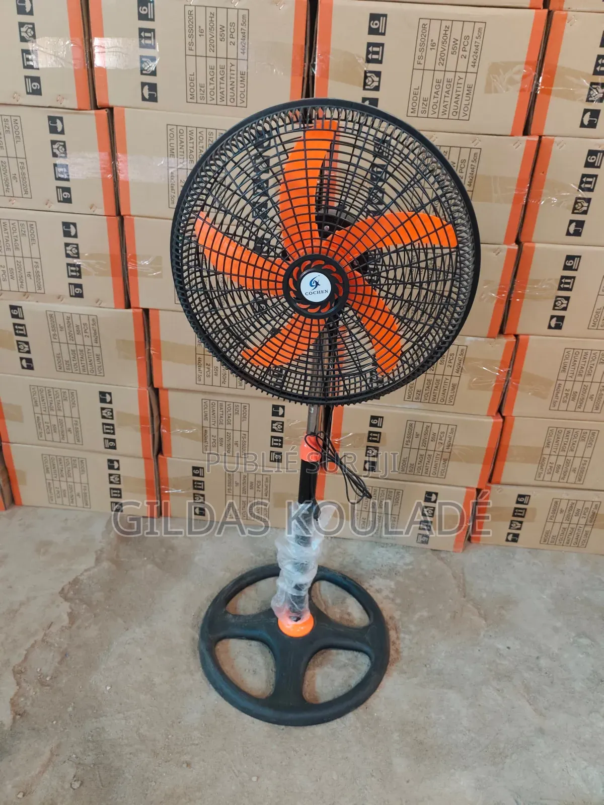 4 Ventilateurs 18 Pouces Dans Le Carton