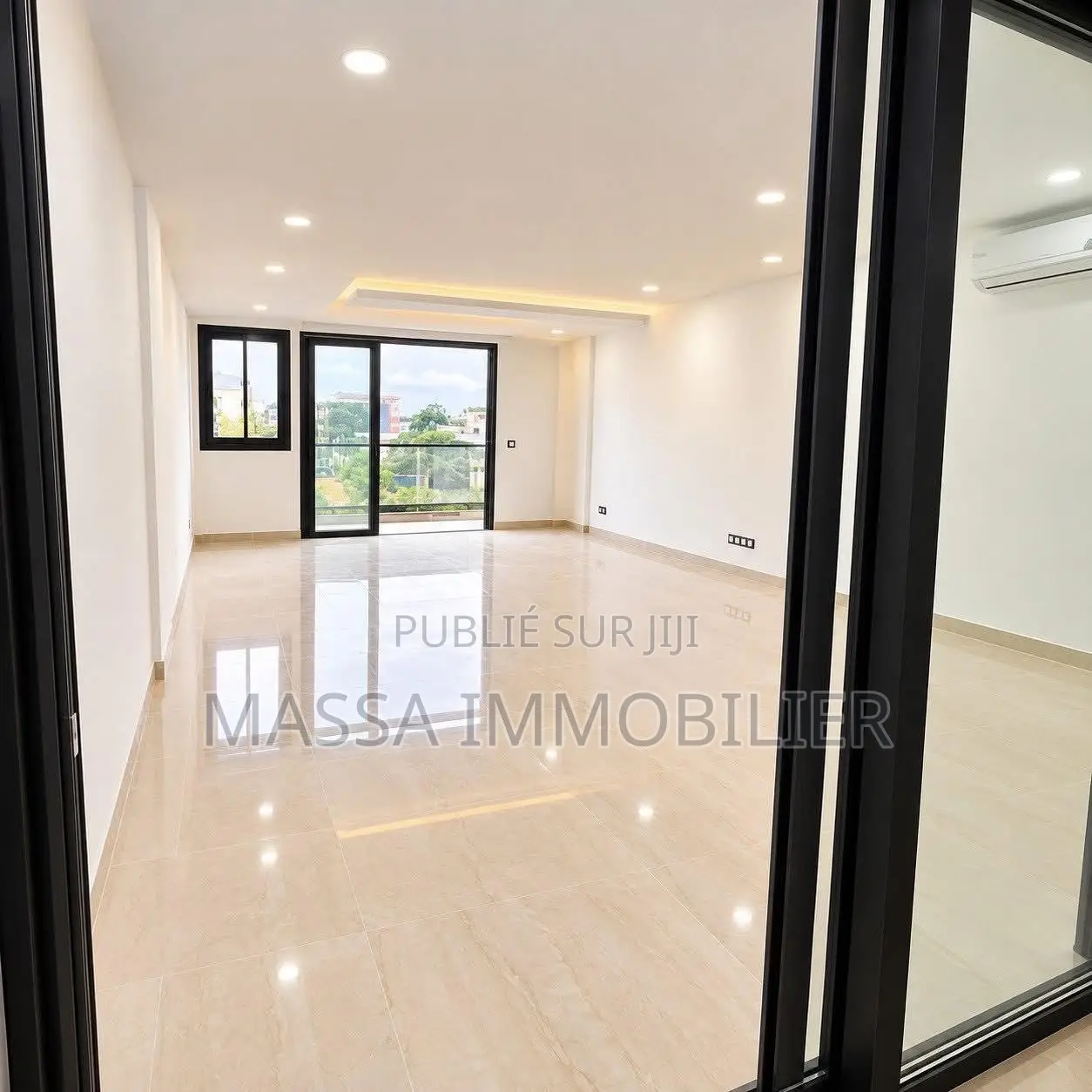 2chbre Appartement dans Massa Immobilier, Cocody à Louer