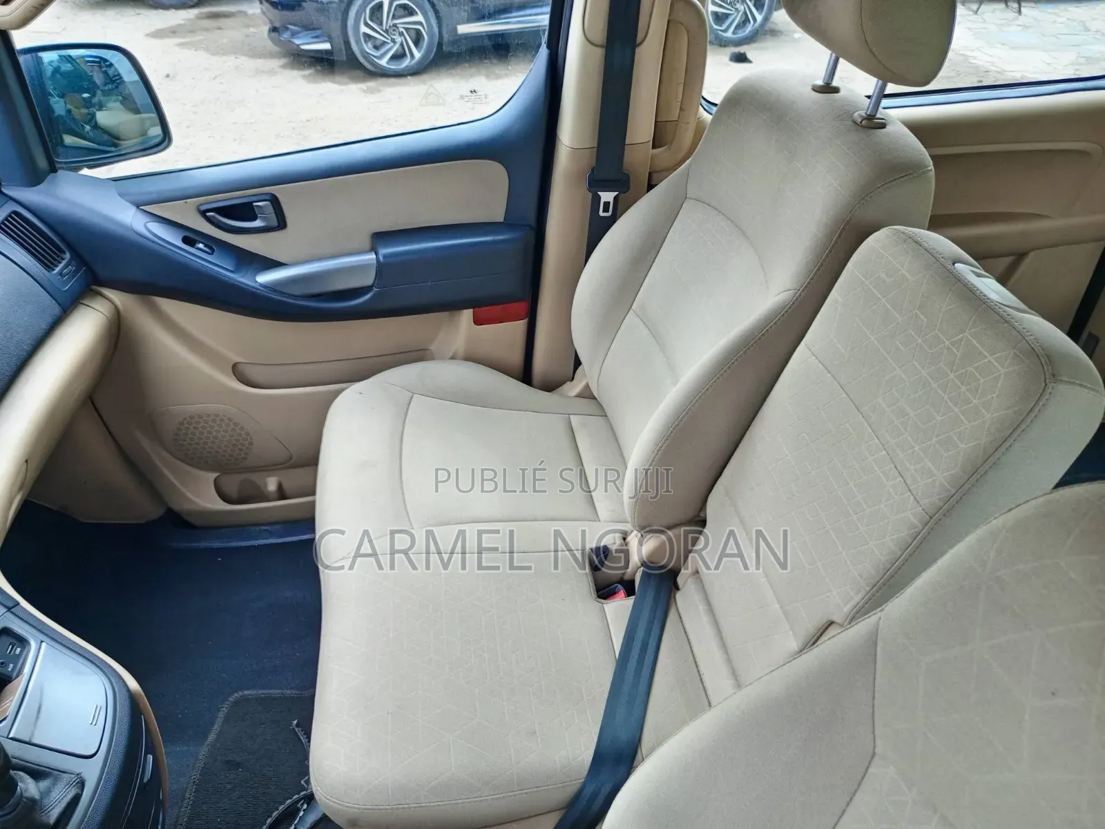Hyundai H200 2021 Noir