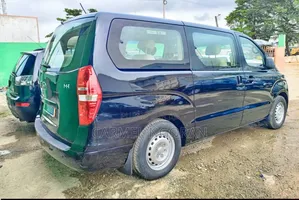 Hyundai H200 2021 Noir
