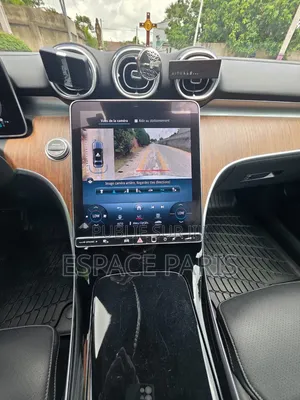 Nouveau Mercedes-Benz C300 2023 Gris