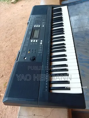 Piano Yamaha PsR 343